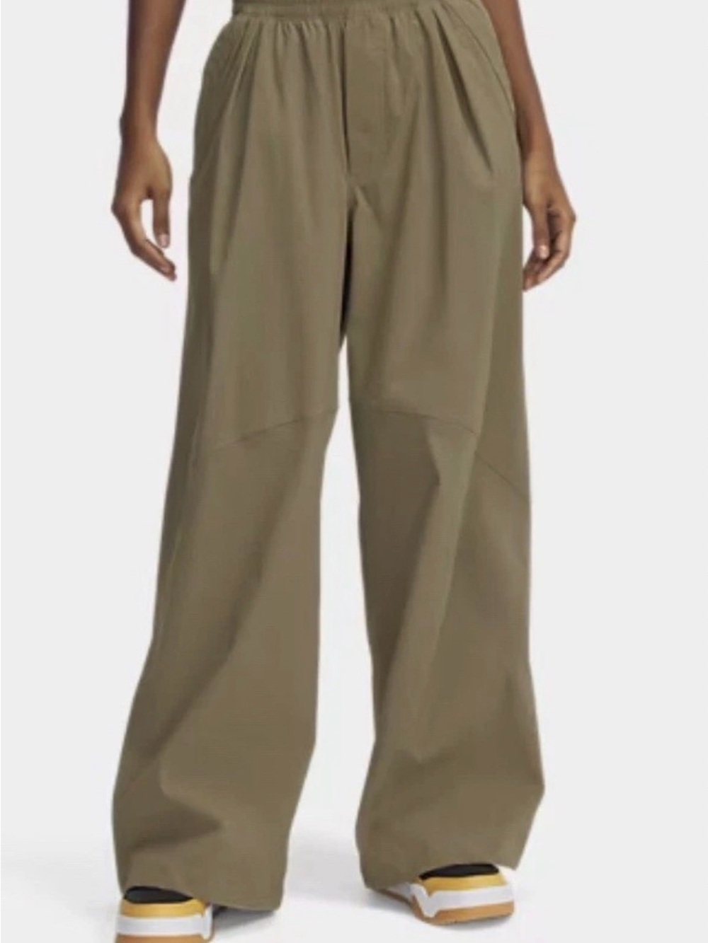 Under Armour Unstoppable Woven Parachute Khaki Wide-Leg Active Pants Women’s Med